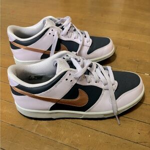 Nike Dunk Low SE Special Edition Copper Swoosh GS size 6 MINT CONDITION